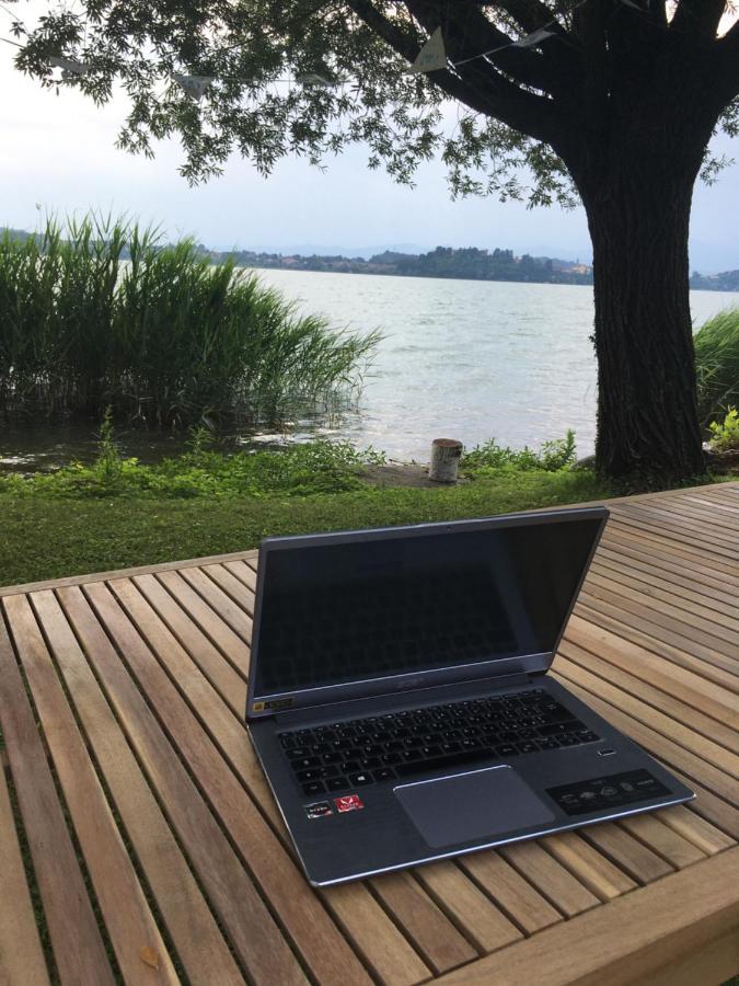 Appartamento Miralago Con Giardino Sul Lago Gavirate Buitenkant foto