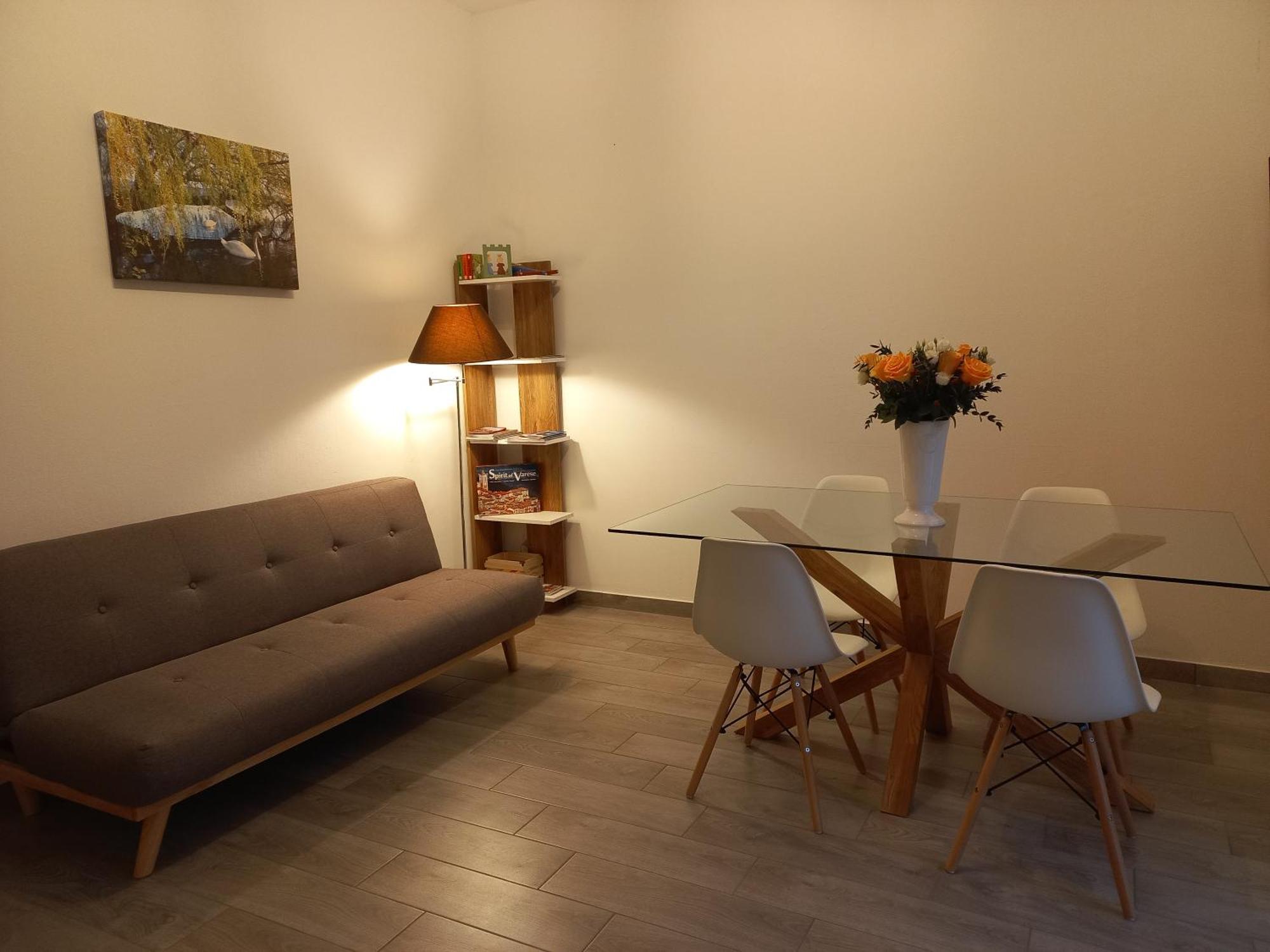 Appartamento Miralago Con Giardino Sul Lago Gavirate Buitenkant foto